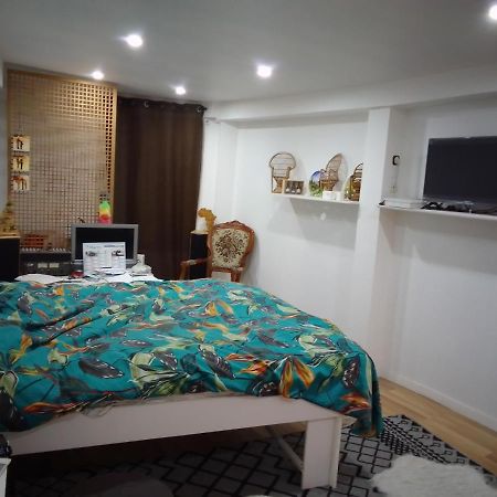 Chambre Chez L'Habitant Saint-Pierre-le-Moûtier Kültér fotó