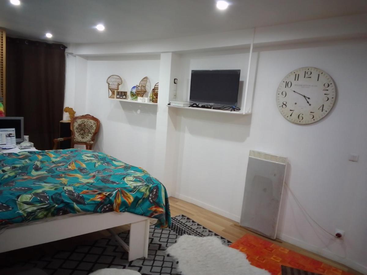 Chambre Chez L'Habitant Saint-Pierre-le-Moûtier Kültér fotó