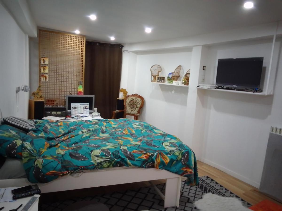 Chambre Chez L'Habitant Saint-Pierre-le-Moûtier Kültér fotó