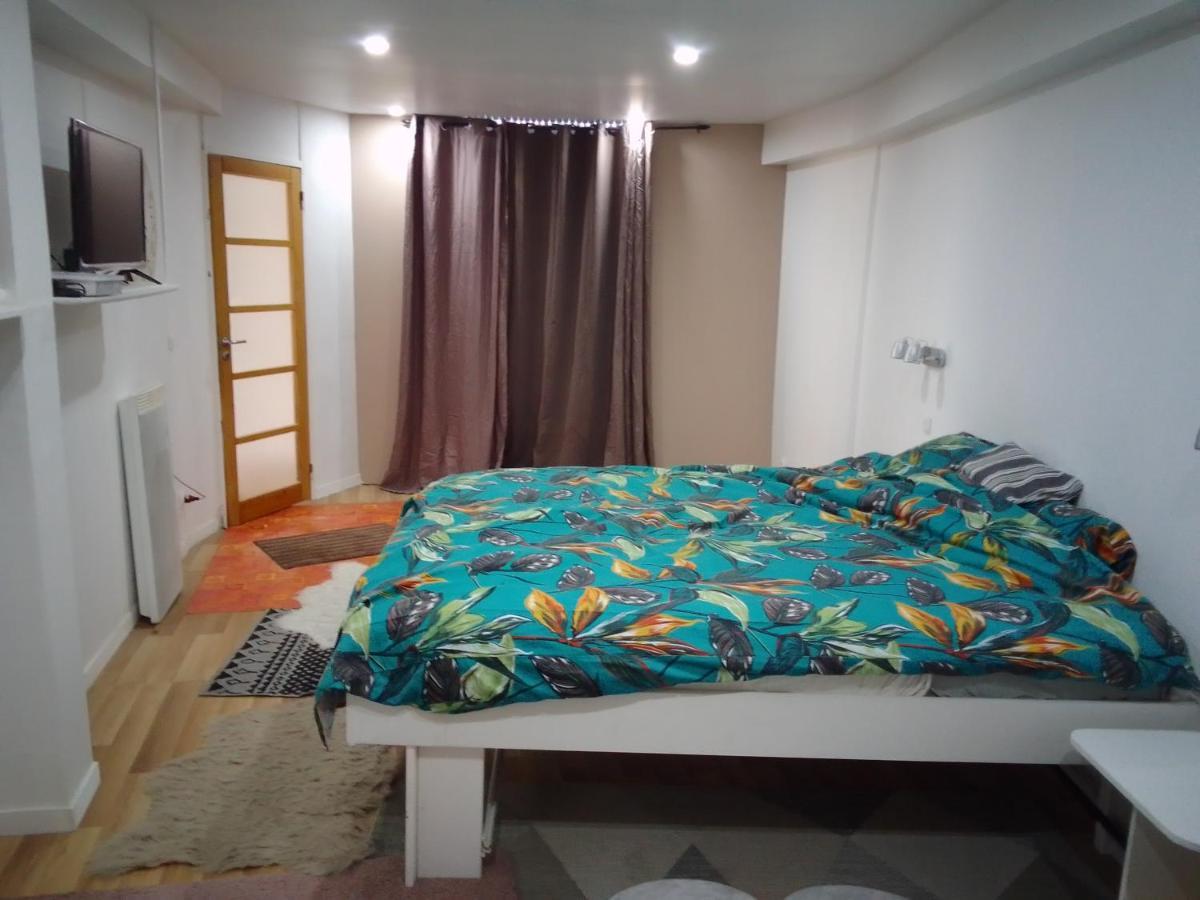 Chambre Chez L'Habitant Saint-Pierre-le-Moûtier Kültér fotó
